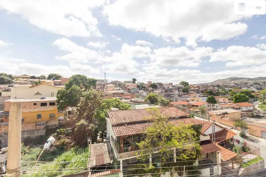 Casa com 2 Quartos para Alugar, 100 m² por R$ 1.300/Mês Rua Potumaio, 153 - São Geraldo, Belo Horizonte - MG