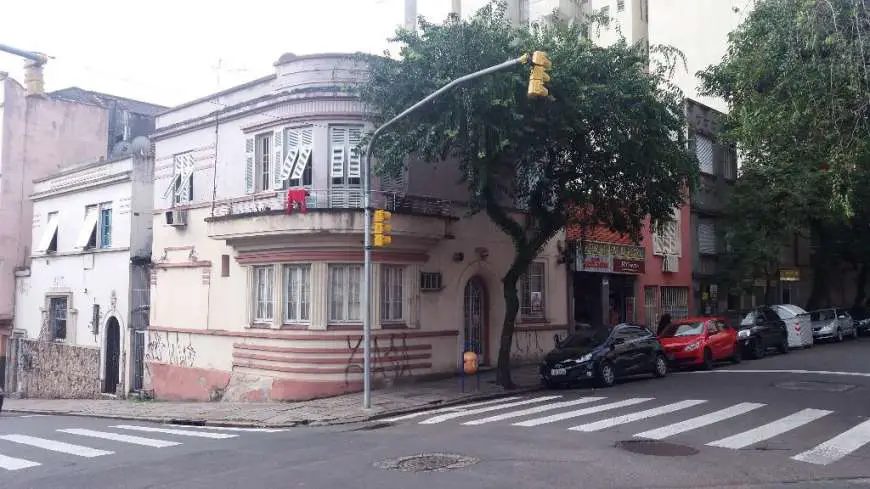 Casa com 3 Quartos à Venda, 190 m² por R$ 730.000 Rua Riachuelo, 696 - Centro, Porto Alegre - RS