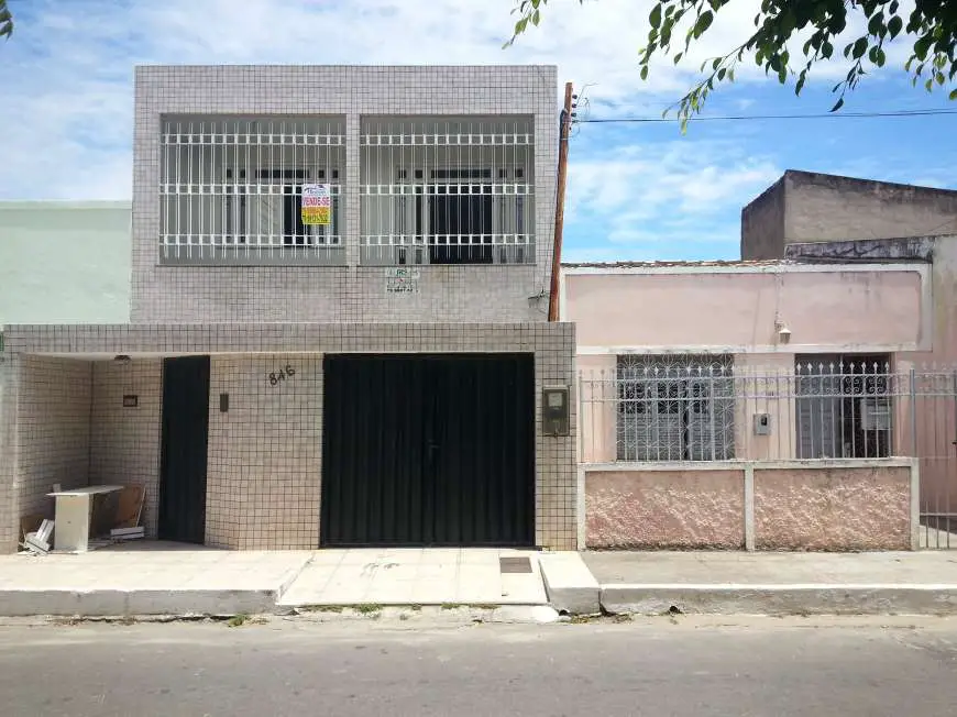 Casa com 4 Quartos à Venda, 180 m² por R$ 350.000 Avenida Brasil, 846 - América, Aracaju - SE