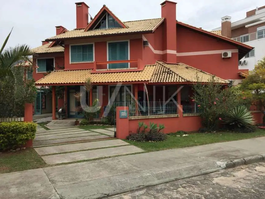 Casa com 3 Quartos à Venda, 100 m² por R$ 470.000 Rua Evangelina Tavares Moellmann - Açores, Florianópolis - SC