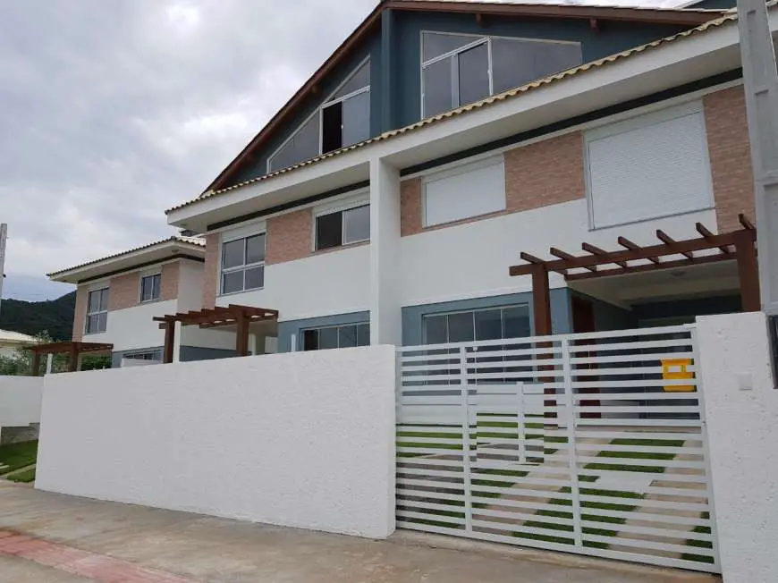 Casa com 3 Quartos à Venda, 166 m² por R$ 680.000 Rua José Afonso Fortkamp, 15 - Pântano do Sul, Florianópolis - SC