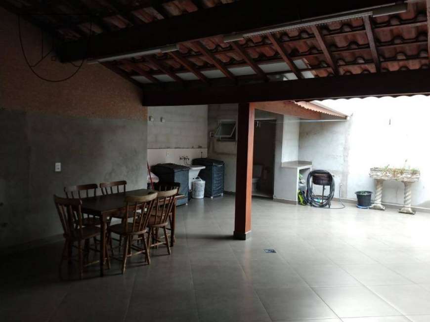 Casa com 2 Quartos à Venda, 203 m² por R$ 330.000 Rua Antônio Sirianni - Jardim Recreio, Bragança Paulista - SP