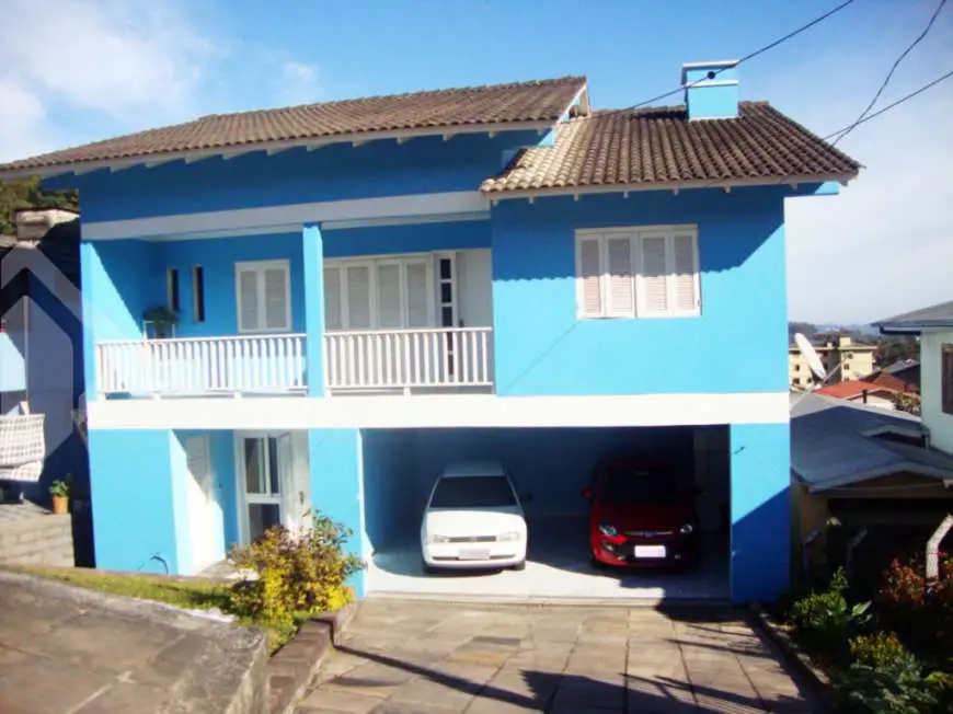 Casa com 5 Quartos à Venda, 220 m² por R$ 640.000 Rua Antônio Silveira, 58 - Santa Rita, Bento Gonçalves - RS