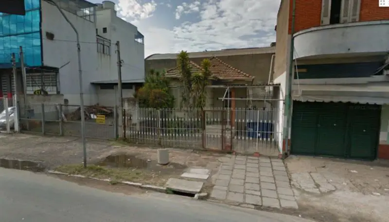 Lote/Terreno à Venda, 193 m² por R$ 400.000 Rua Santos Pedroso, 145 - Navegantes, Porto Alegre - RS
