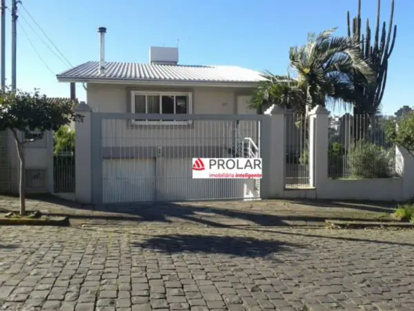 Casa com 4 Quartos à Venda por R$ 950.000 Rua José de Carli, 531 - Universitário, Caxias do Sul - RS
