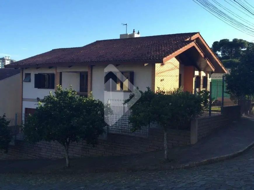 Casa com 3 Quartos à Venda, 262 m² por R$ 950.000 Rua Maximo Fachin, 1556 - Panazzolo, Caxias do Sul - RS