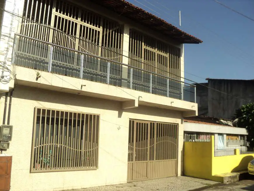 Casa com 4 Quartos à Venda, 260 m² por R$ 400.000 Rua Vinte e Oito A, 82 - Maracangalha, Belém - PA