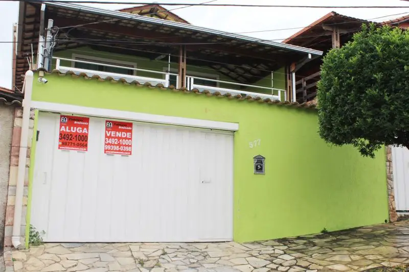Casa com 4 Quartos à Venda, 200 m² por R$ 730.000 Rua Antônio Orlindo de Castro, 577 - São João Batista, Belo Horizonte - MG
