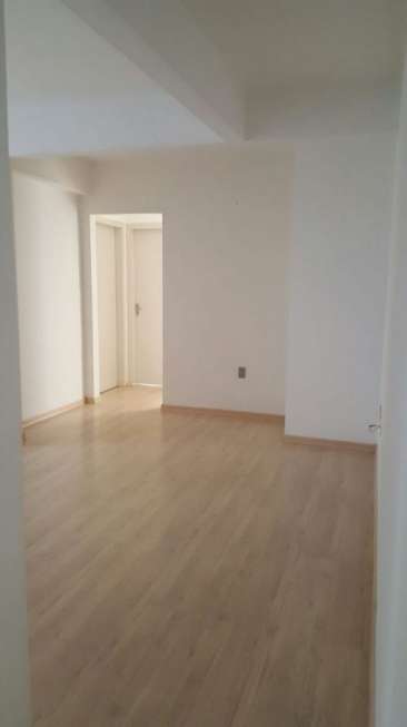 Apartamento com 3 Quartos para Alugar, 78 m² por R$ 900/Mês Rua Prefeito Victor Ademar Gevaerd - Jardim Maluche, Brusque - SC