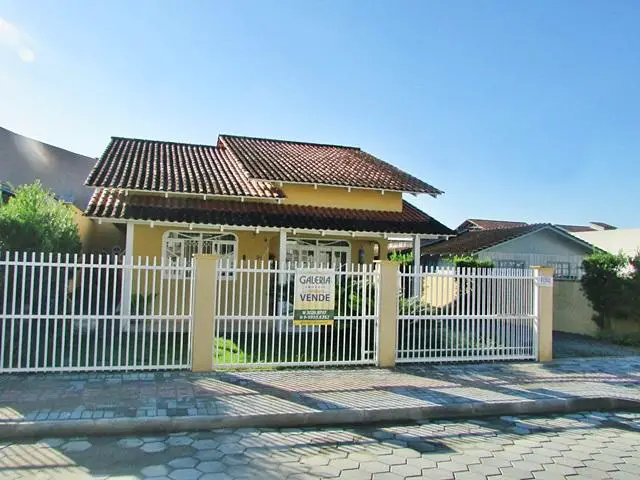 Casa com 2 Quartos à Venda, 168 m² por R$ 345.000 Espinheiros, Joinville - SC