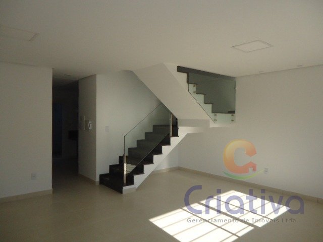 Casa com 2 Quartos para Alugar, 120 m² por R$ 2.000/Mês Petrópolis, Novo Hamburgo - RS