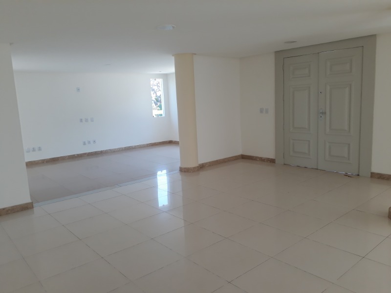 Casa de Condomínio com 4 Quartos para Alugar, 350 m² por R$ 6.000/Mês Jaguaribe, Salvador - BA