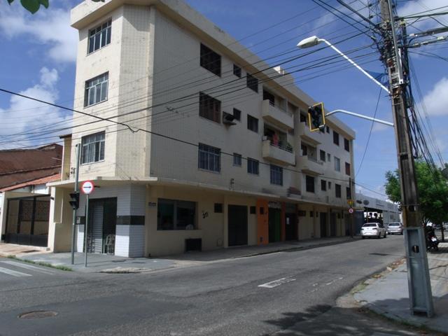 Apartamento com 2 Quartos para Alugar, 65 m² por R$ 900/Mês Rua Antônio Pompeu, 319 - Centro, Fortaleza - CE