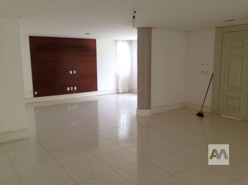 Casa de Condomínio com 3 Quartos para Alugar, 508 m² por R$ 4.500/Mês Rua da Fauna - Jaguaribe, Salvador - BA