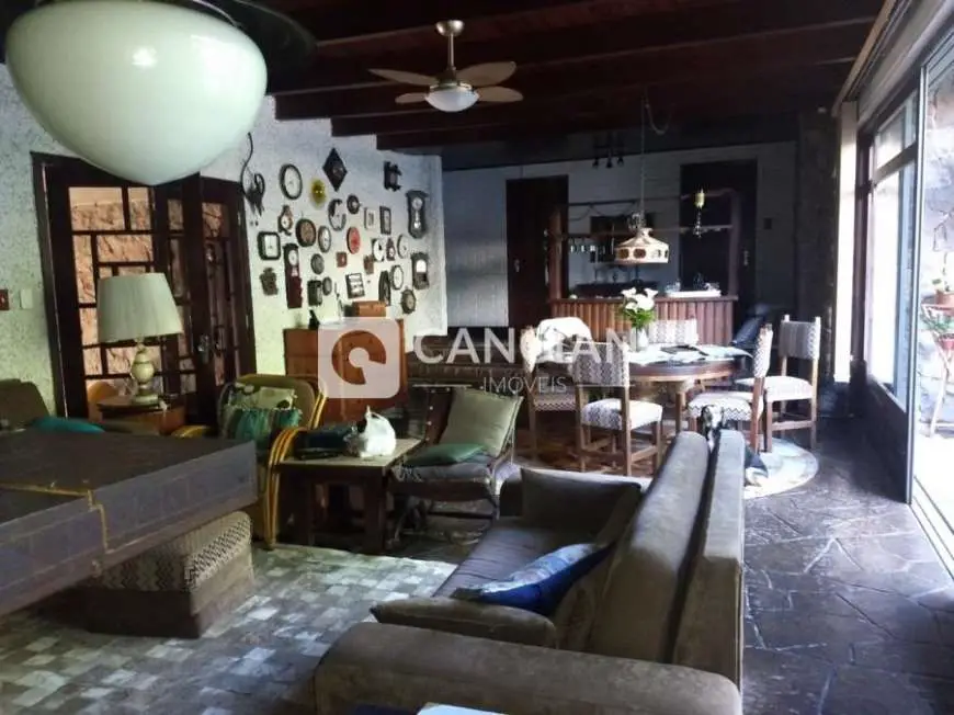 Casa com 4 Quartos à Venda por R$ 2.500.000 Patronato, Santa Maria - RS