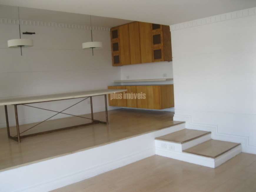 Apartamento com 3 Quartos para Alugar, 221 m² por R$ 6.000/Mês Santo Amaro, São Paulo - SP