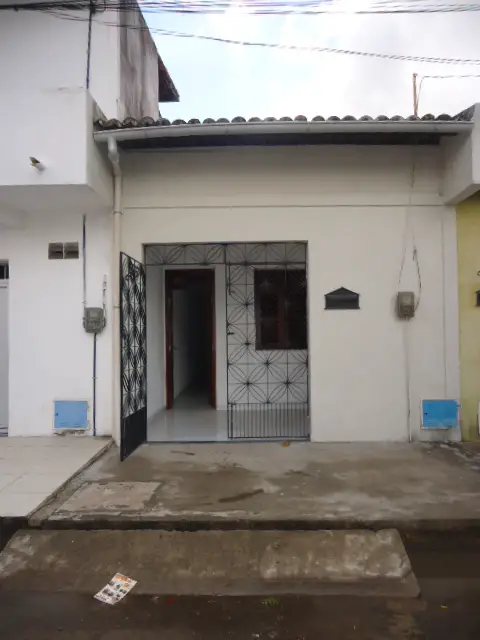 Casa com 2 Quartos para Alugar, 60 m² por R$ 650/Mês Rua Santa Lígia, 261 - Parangaba, Fortaleza - CE