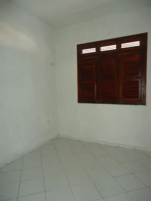 Casa com 2 Quartos para Alugar, 60 m² por R$ 650/Mês Rua Santa Lígia, 261 - Parangaba, Fortaleza - CE