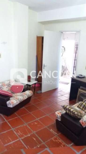 Apartamento com 2 Quartos para Alugar por R$ 900/Mês Nossa Senhora de Lourdes, Santa Maria - RS