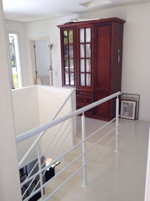 Casa com 3 Quartos para Alugar por R$ 2.200/Dia Rua dos Cambuatas - Jurerê, Florianópolis - SC