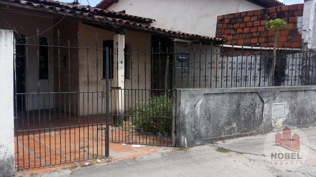 Casa com 3 Quartos à Venda, 65 m² por R$ 200.000 Eucalipto, Feira de Santana - BA