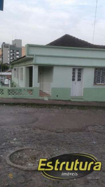 Casa com 2 Quartos à Venda, 200 m² por R$ 900.000 Nossa Senhora das Dores, Santa Maria - RS