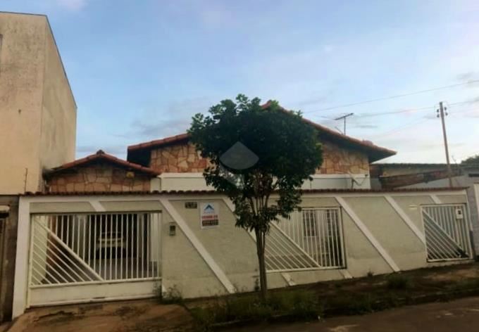 Casa com 3 Quartos à Venda, 250 m² por R$ 379.999 Rua São Pedro - Jardim Gonçalves, Anápolis - GO
