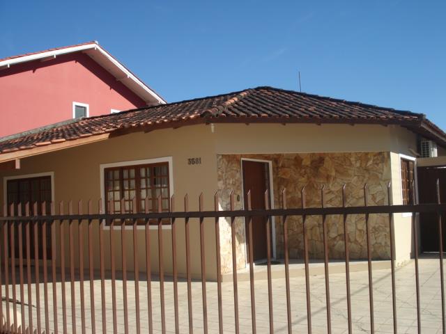 Casa com 3 Quartos à Venda, 130 m² por R$ 290.000 Rua Julio Teodoro Martins - Rio Caveiras, Biguaçu - SC