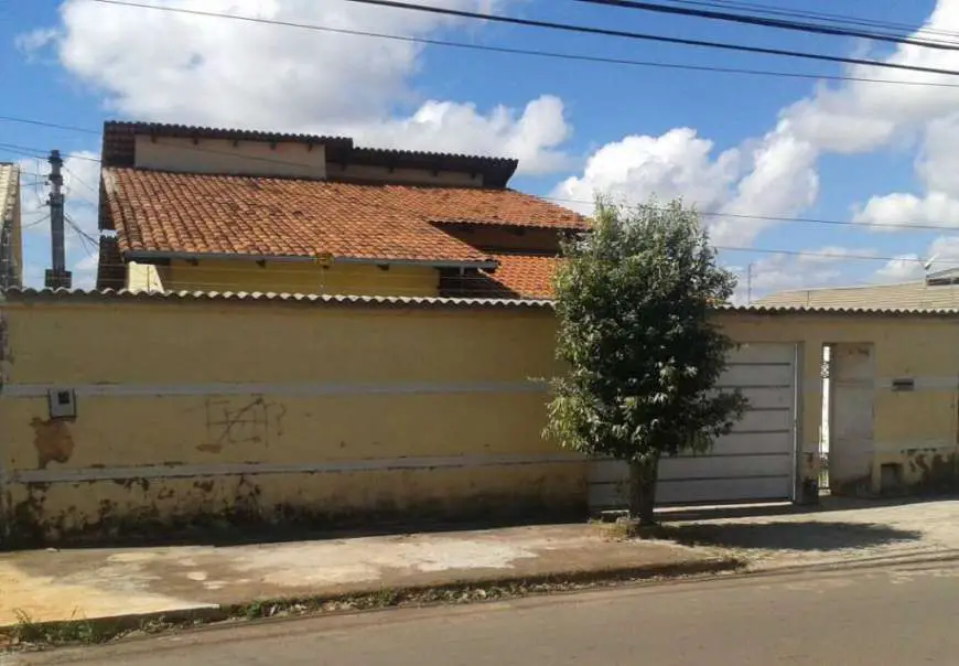 Casa com 2 Quartos à Venda, 174 m² por R$ 300.000 Santo André, Anápolis - GO