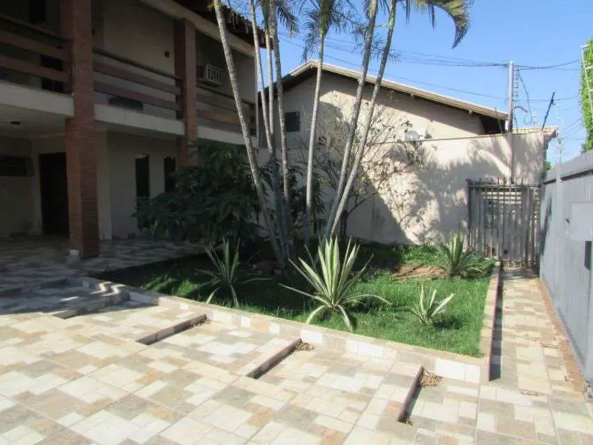 Casa com 4 Quartos para Alugar, 520 m² por R$ 3.000/Mês Rua Campos Elíseos, 95 - Vila Vilas Boas, Campo Grande - MS