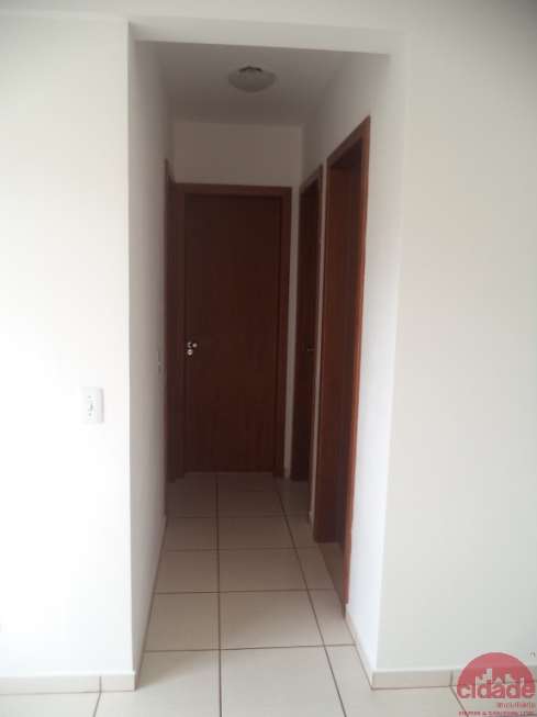 Apartamento com 3 Quartos para Alugar, 64 m² por R$ 700/Mês Rua Olindo Periolo, 1356 - Pacaembú, Cascavel - PR