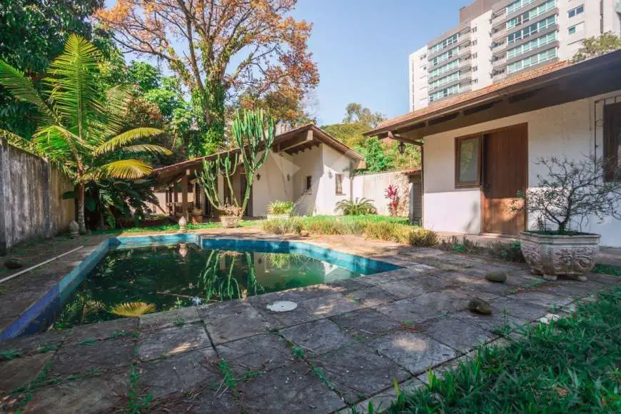 Casa com 5 Quartos para Alugar, 600 m² por R$ 15.000/Mês Rua Campos Sáles, 83 - Mont' Serrat, Porto Alegre - RS