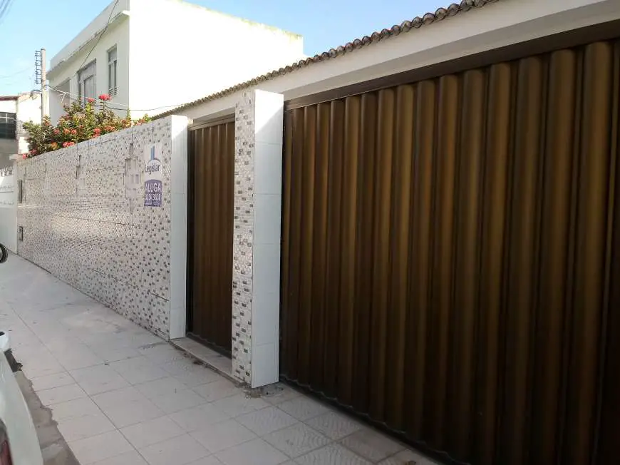 Casa com 3 Quartos à Venda, 170 m² por R$ 650.000 Luzia, Aracaju - SE