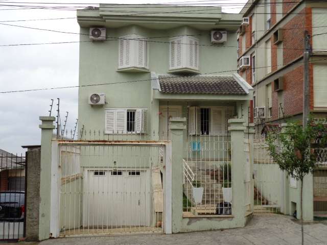 Casa com 3 Quartos para Alugar, 280 m² por R$ 4.500/Mês Rua Ouro Preto, 515 - Jardim Floresta, Porto Alegre - RS