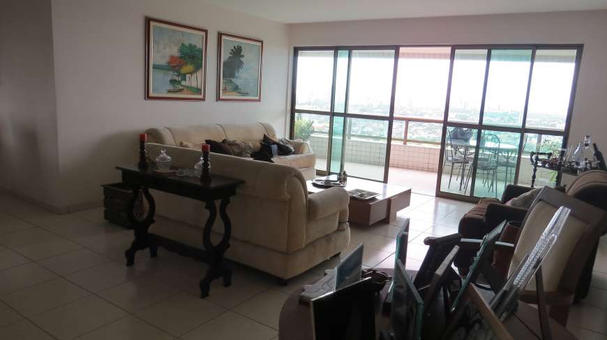 Apartamento com 4 Quartos à Venda, 220 m² por R$ 1.000.000 Rua Estevão de Sá, 390 - Várzea, Recife - PE