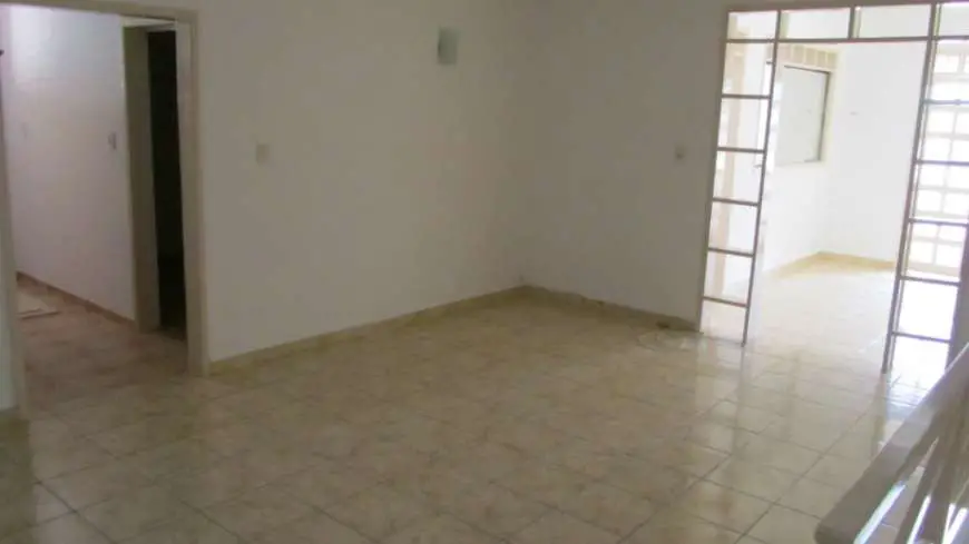 Casa com 3 Quartos para Alugar, 124 m² por R$ 800/Mês Rua B, 102 - Cruz das Almas, Maceió - AL