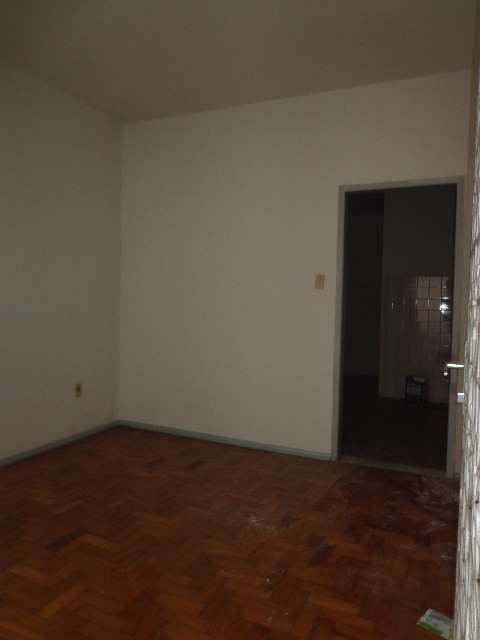 Apartamento com 1 Quarto para Alugar, 65 m² por R$ 680/Mês Rua Santos Dumont, 684 - Centro, Juiz de Fora - MG