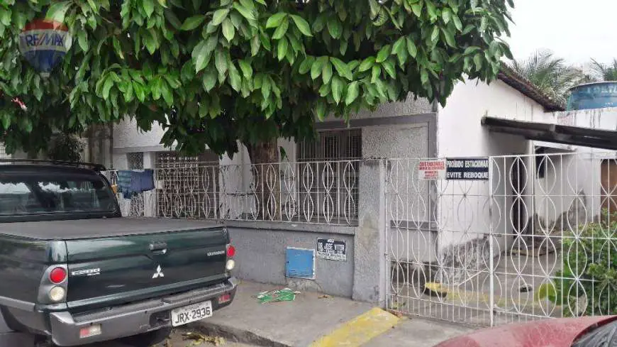 Casa com 3 Quartos à Venda, 321 m² por R$ 460.000 Rua Doutor José Vítor, 71 - Fátima, Fortaleza - CE