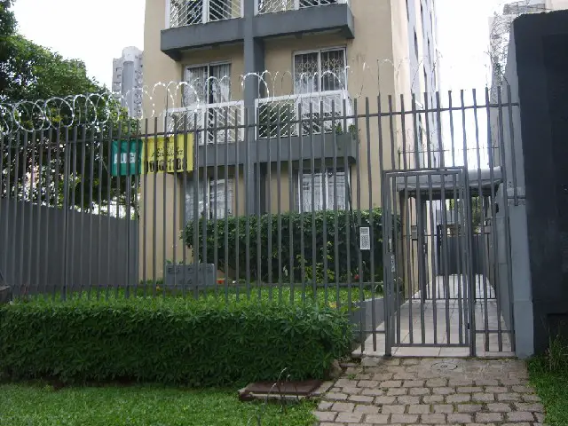 Apartamento com 1 Quarto para Alugar, 42 m² por R$ 750/Mês Rua Desembargador Otávio do Amaral - Champagnat, Curitiba - PR