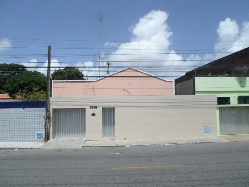Casa com 2 Quartos para Alugar, 396 m² por R$ 2.200/Mês Rua Olavo Bilac, 1102 - Álvaro Weyne, Fortaleza - CE