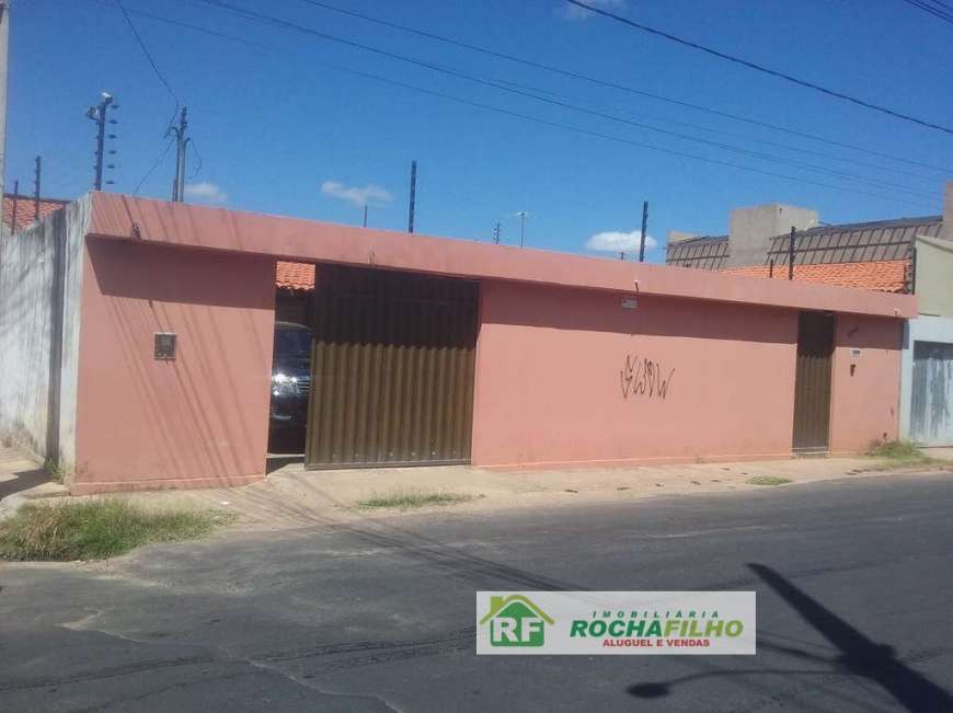 Casa com 3 Quartos para Alugar por R$ 2.100/Mês Rua Santa Angélica - Uruguai, Teresina - PI