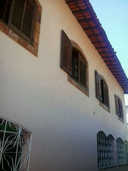 Casa com 5 Quartos à Venda, 240 m² por R$ 450.000 Rua Dalva de Matos, 630 - Rio Branco, Belo Horizonte - MG