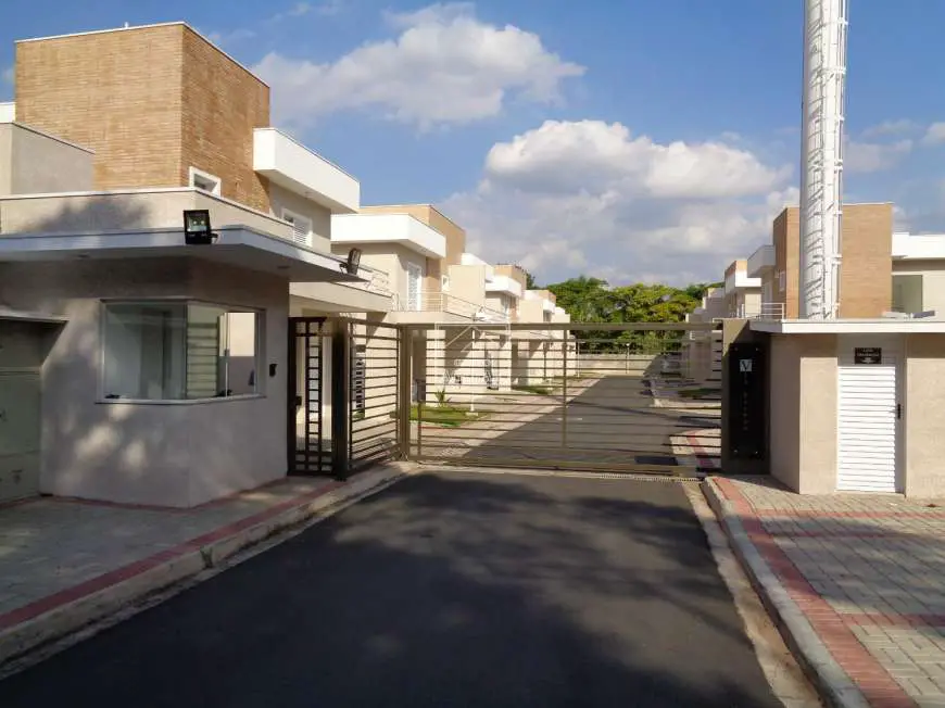 Casa de Condomínio com 3 Quartos para Alugar, 175 m² por R$ 3.000/Mês Apaga Fogo, Valinhos - SP