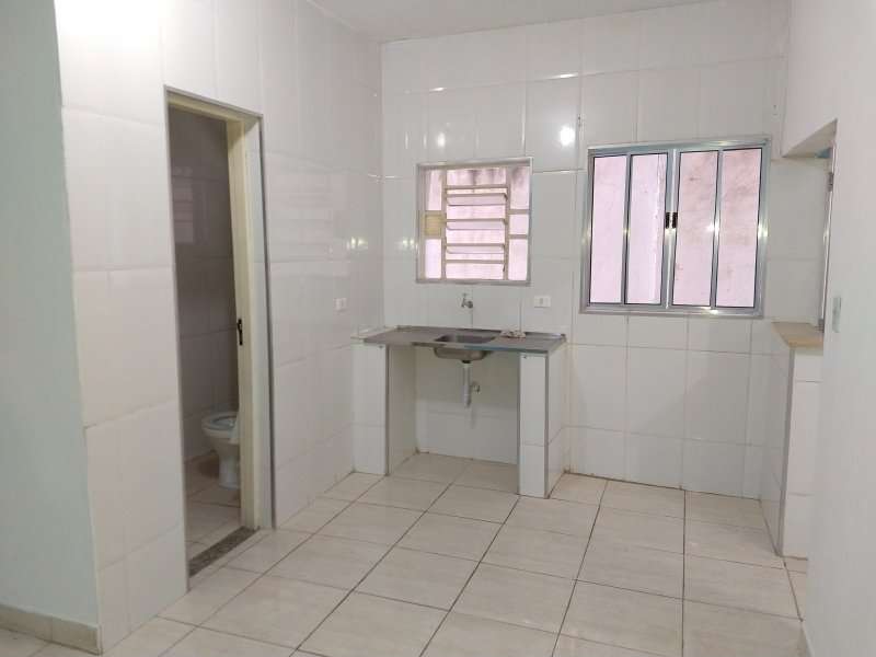 Casa com 1 Quarto para Alugar, 38 m² por R$ 800/Mês Jardim Ipanema, São Paulo - SP