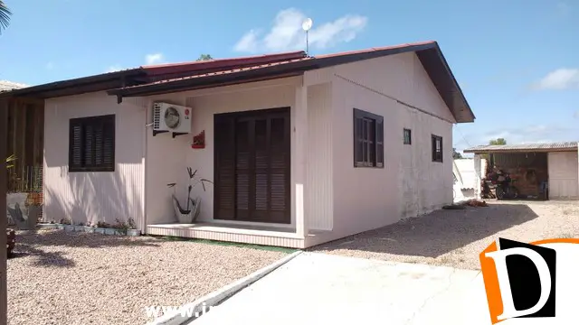 Casa com 3 Quartos à Venda, 85 m² por R$ 220.000 Centro, Araranguá - SC