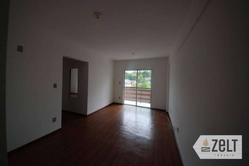 Apartamento com 3 Quartos para Alugar, 60 m² por R$ 750/Mês Água Verde, Blumenau - SC