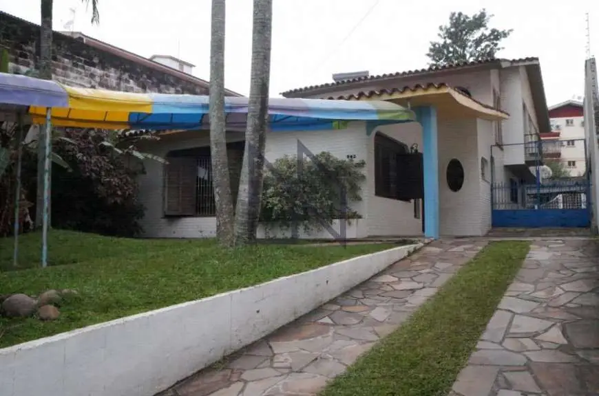 Casa com 4 Quartos à Venda por R$ 1.000.000 Nossa Senhora de Fátima, Santa Maria - RS