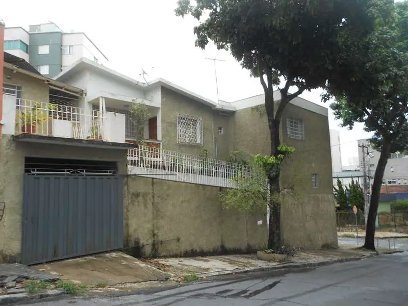 Casa com 3 Quartos para Alugar, 164 m² por R$ 2.000/Mês Rua Ildefonso Alvim, 288 - Nova Floresta, Belo Horizonte - MG