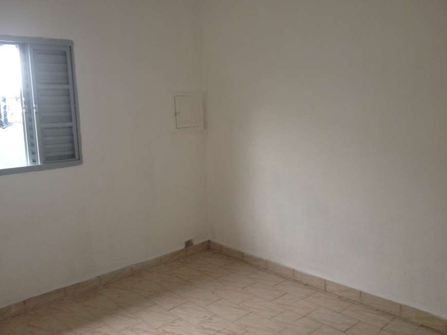 Casa com 1 Quarto para Alugar, 45 m² por R$ 550/Mês Rua Pero Lopes Lobo, 351 - São Mateus, São Paulo - SP