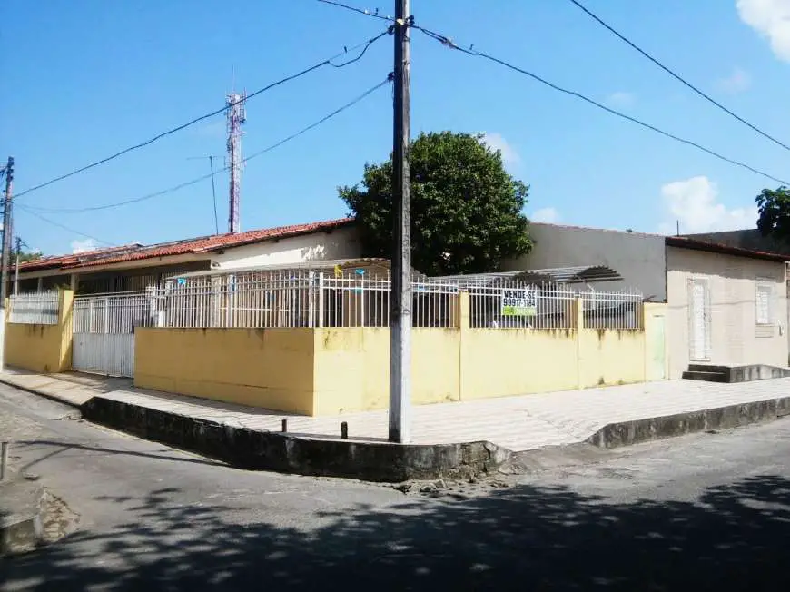 Casa com 3 Quartos à Venda, 288 m² por R$ 500.000 Rua Ascendino Ângelo dos Reis - Luzia, Aracaju - SE